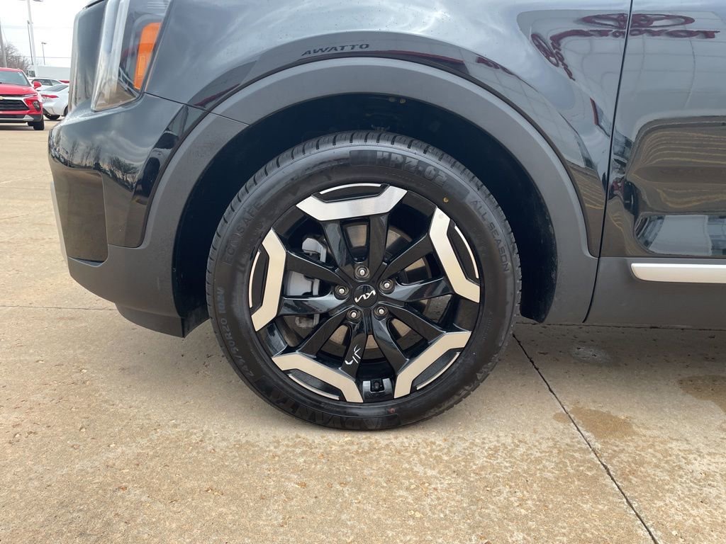 Used 2025 Kia Telluride S image 17