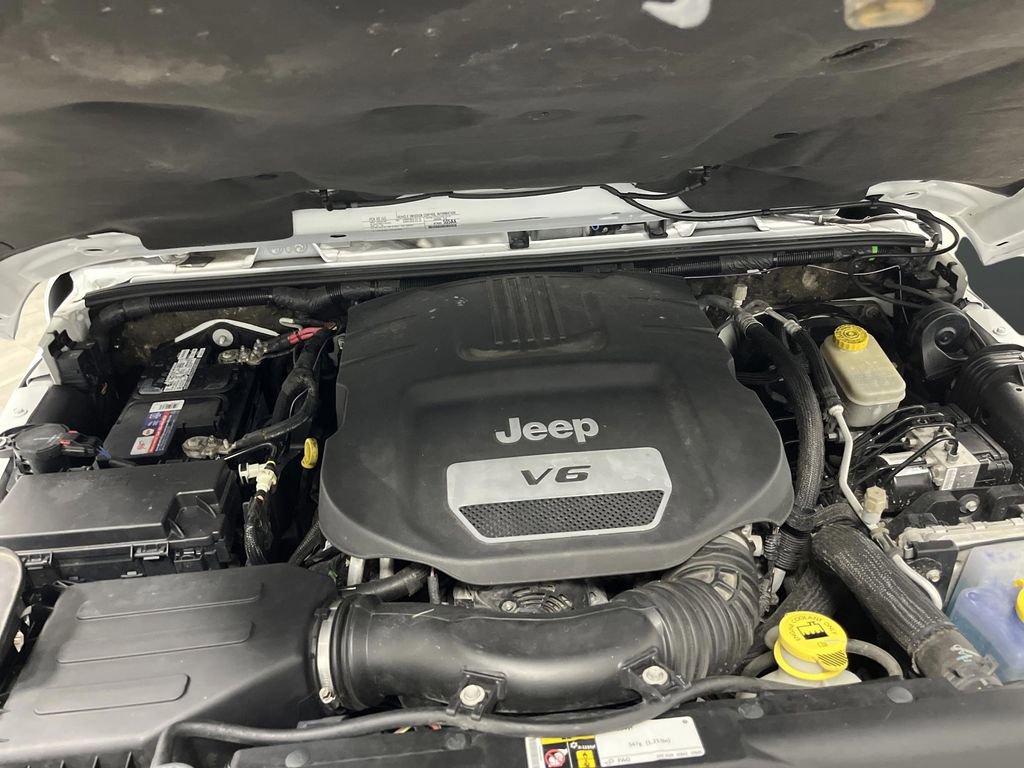 Used 2016 Jeep Wrangler Unlimited Rubicon image 35