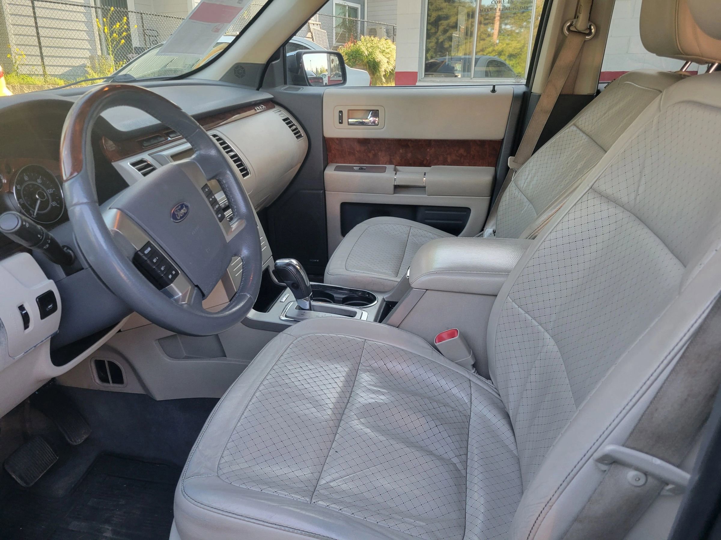 Used 2009 Ford Flex Limited FWD image 12
