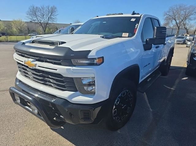 Used 2024 Chevrolet Silverado 2500 Custom w/ Custom Convenience Package image 2