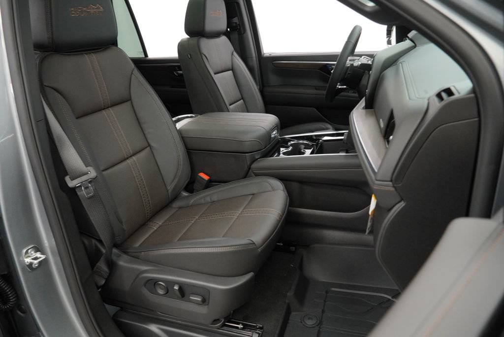 New 2026 Chevrolet Tahoe High Country AWD/4WD image 32