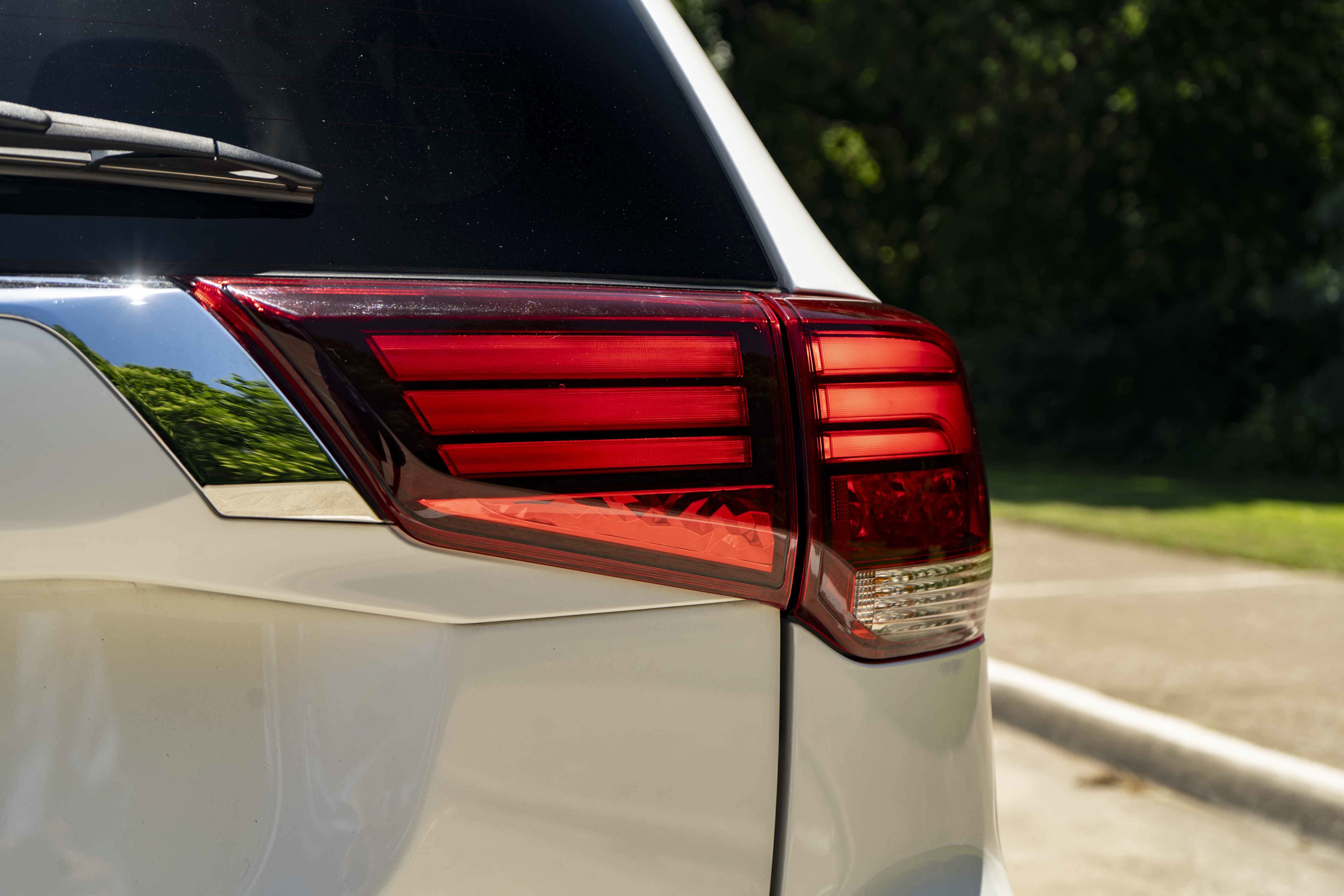 Used 2020 Mitsubishi Outlander SEL FWD image 13