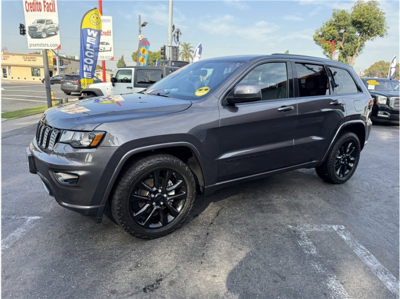 Used 2018 Jeep Grand Cherokee Altitude image 56