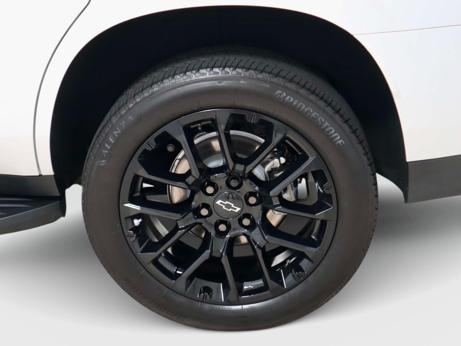Used 2025 Chevrolet Tahoe High Country AWD/4WD image 8