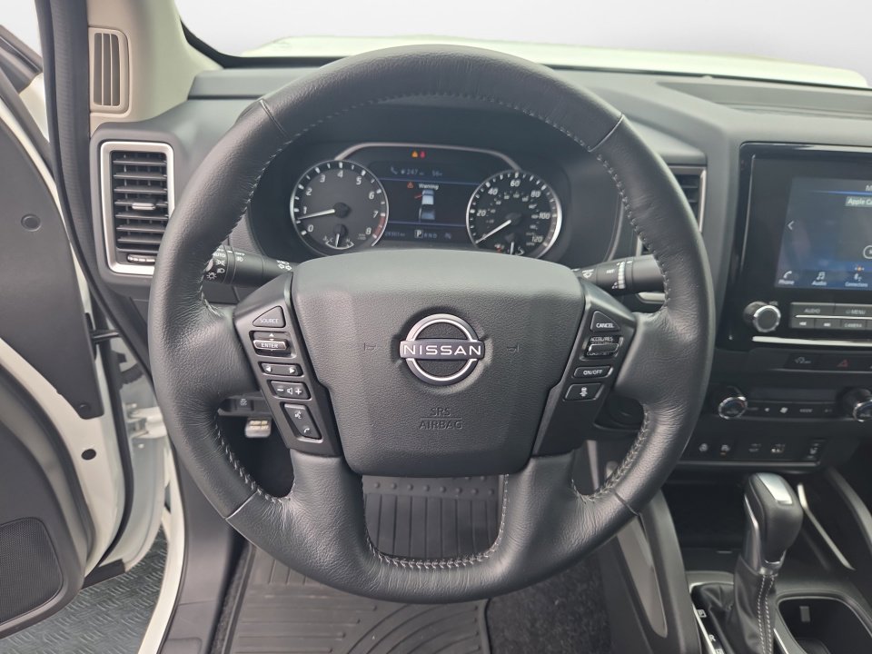 Used 2024 Nissan Frontier SV w/ SV Convenience Package RWD image 13