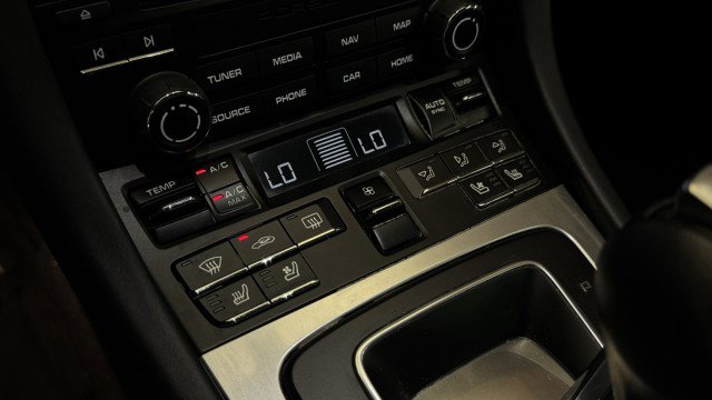 Used 2019 Porsche 911 Turbo image 11