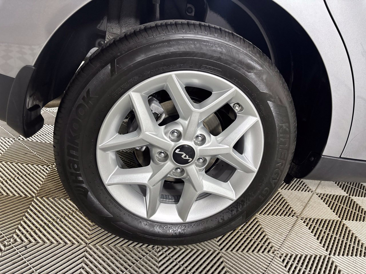 Used 2025 Kia Soul LX w/ LX Technology Package FWD image 32