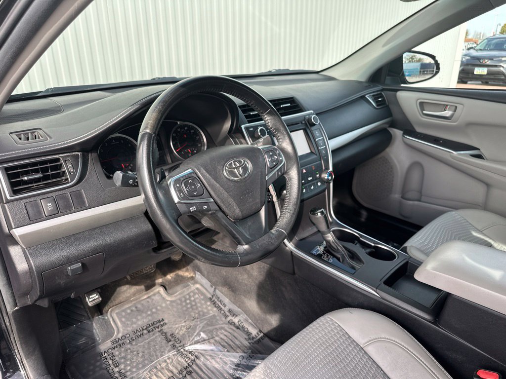 Used 2015 Toyota Camry SE FWD image 15
