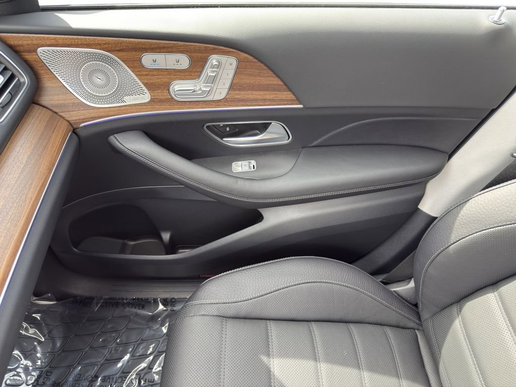 New 2026 Mercedes-Benz GLS 450 4MATIC image 33