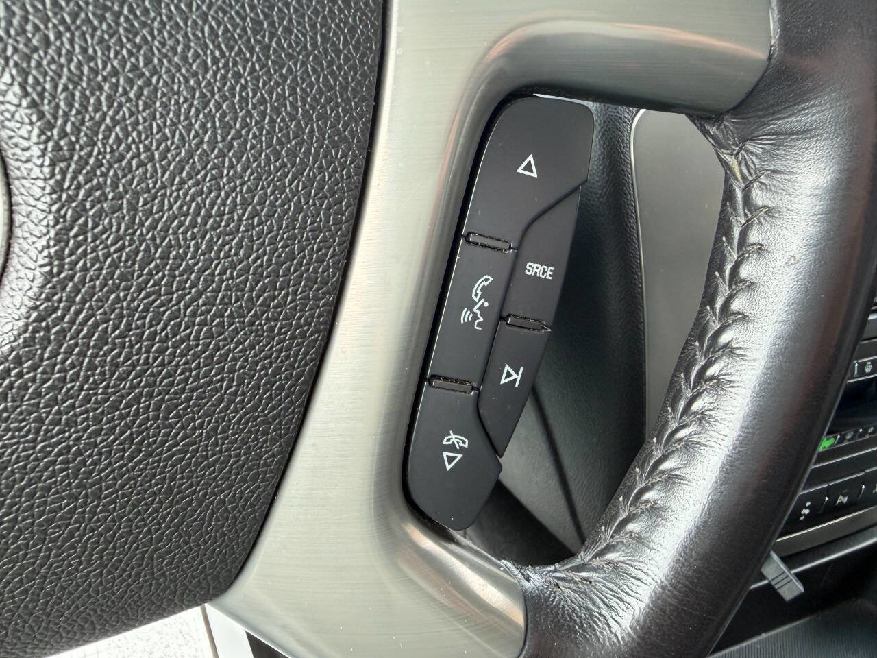 Used 2010 Chevrolet Avalanche LT w/ Luxury Package AWD/4WD image 21