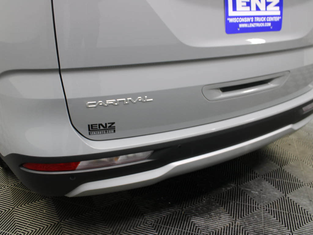 Used 2023 Kia Carnival EX FWD image 42