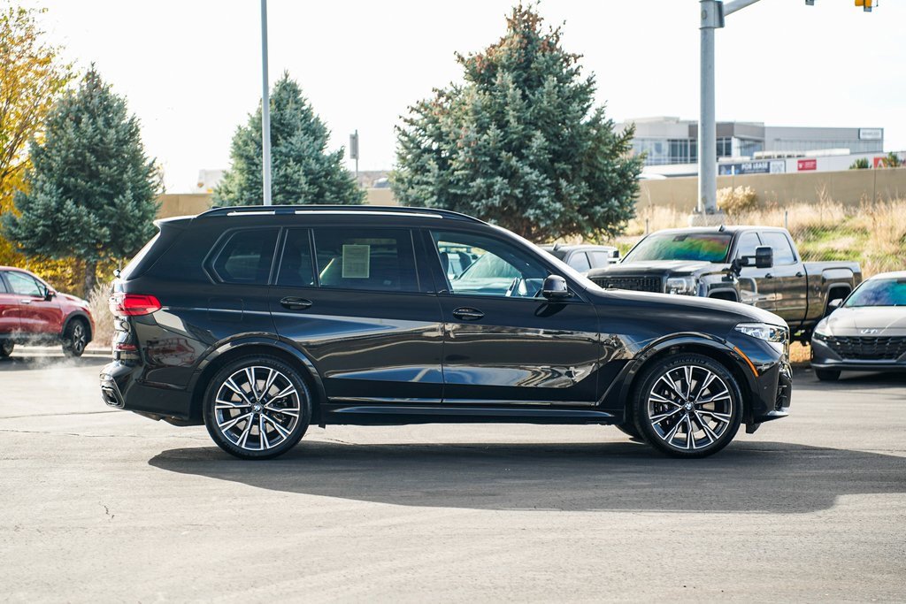Used 2022 BMW X7 M50i image 4