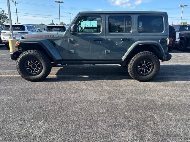 Used 2025 Jeep Wrangler Unlimited Rubicon AWD/4WD image 4