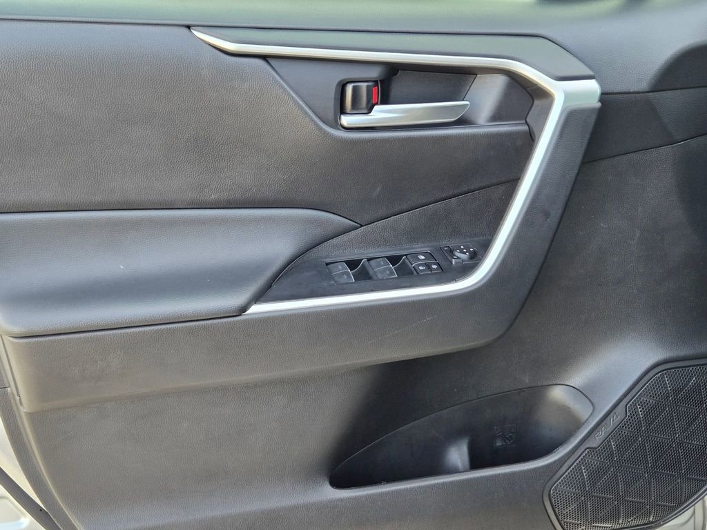 Used 2024 Toyota RAV4 XLE w/ Convenience Package image 11