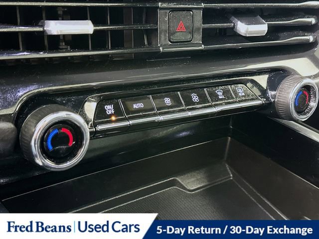 Used 2025 Chevrolet Suburban RST w/ RST Capability Package image 18