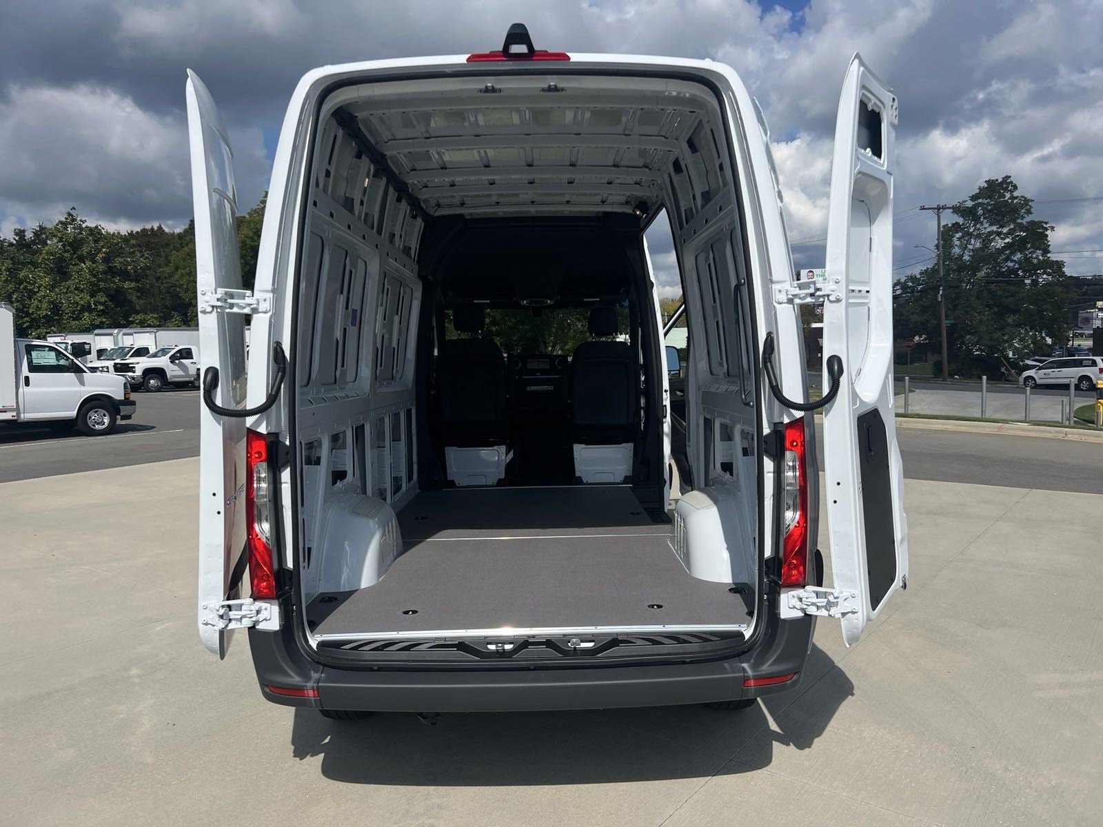 New 2025 Mercedes-Benz Sprinter 2500 image 35