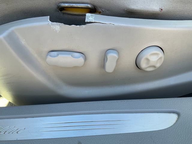 Used 2011 Cadillac DTS Luxury image 6