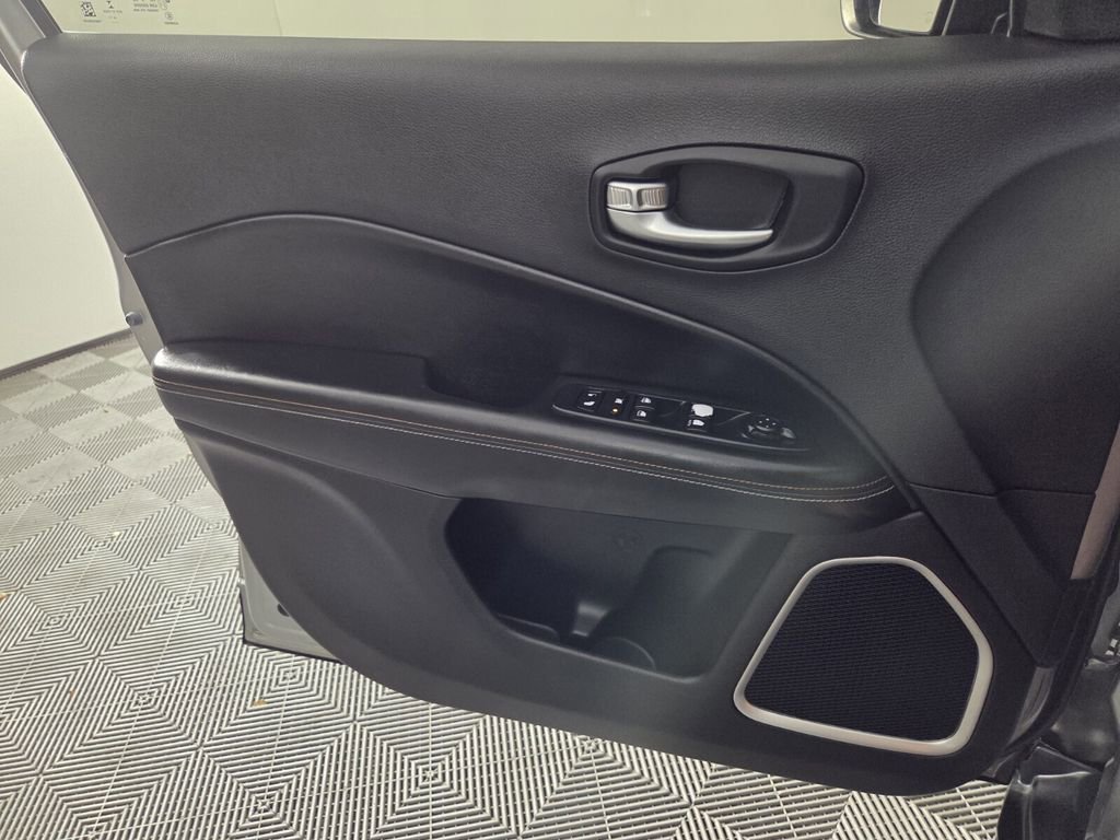 Certified 2020 Jeep Compass Latitude image 22