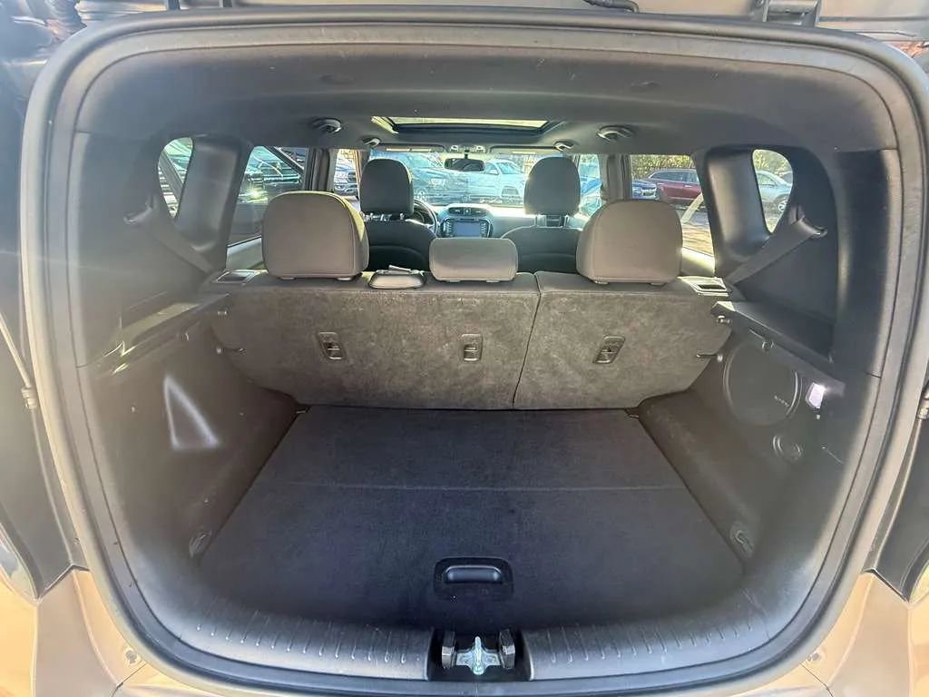 Used 2014 Kia Soul ! w/ Sun & Sound Package FWD image 24
