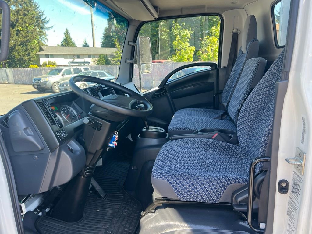 Used 2023 Isuzu NPR RWD image 8