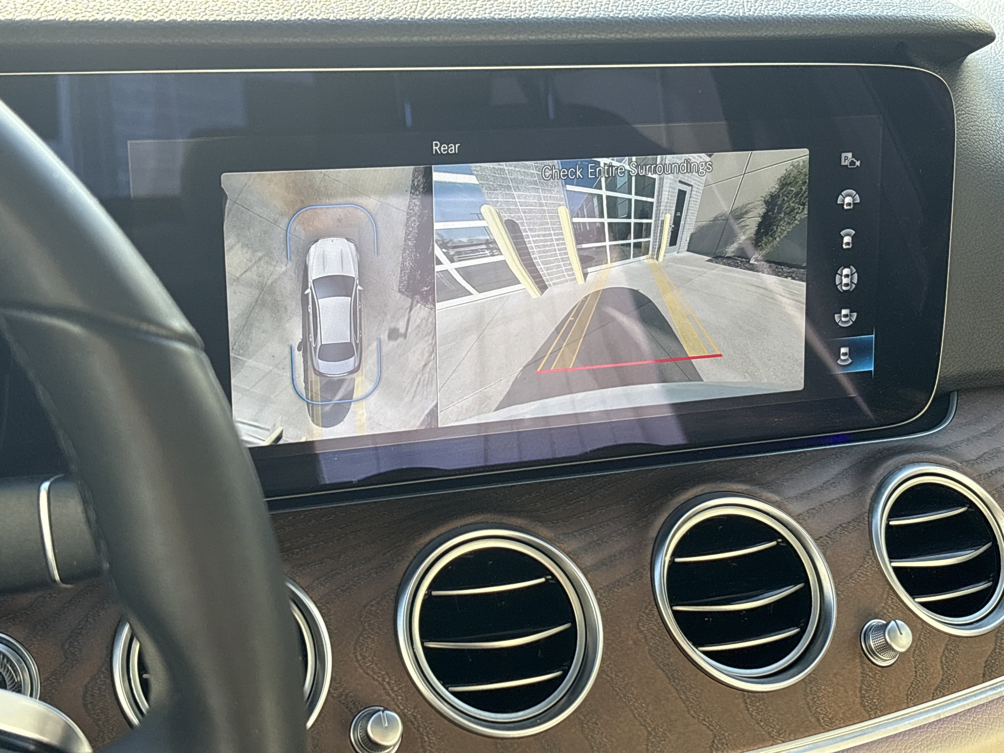 Used 2023 Mercedes-Benz E 350 4MATIC Sedan image 25