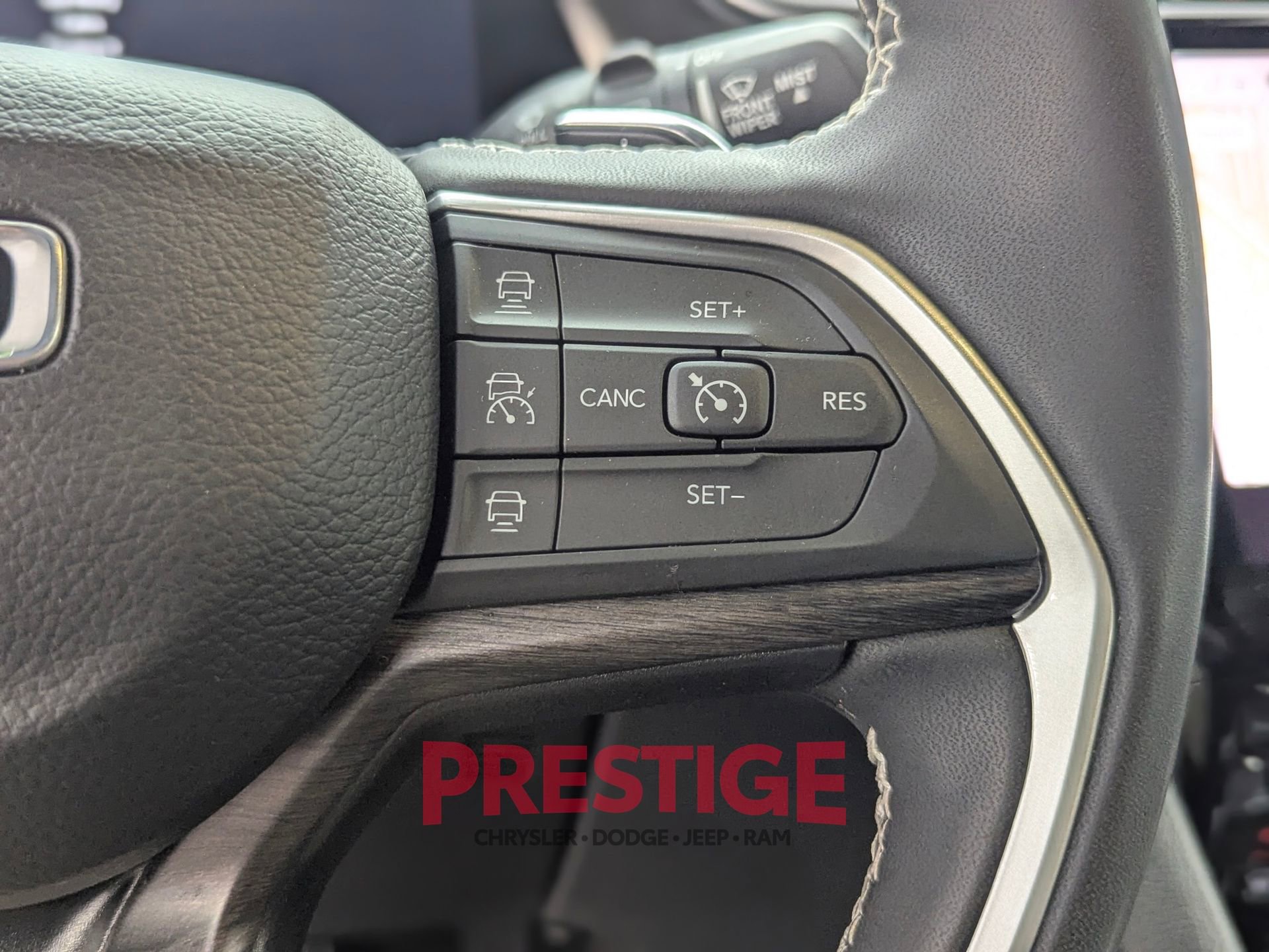 Used 2024 Jeep Grand Cherokee L Limited AWD/4WD image 18