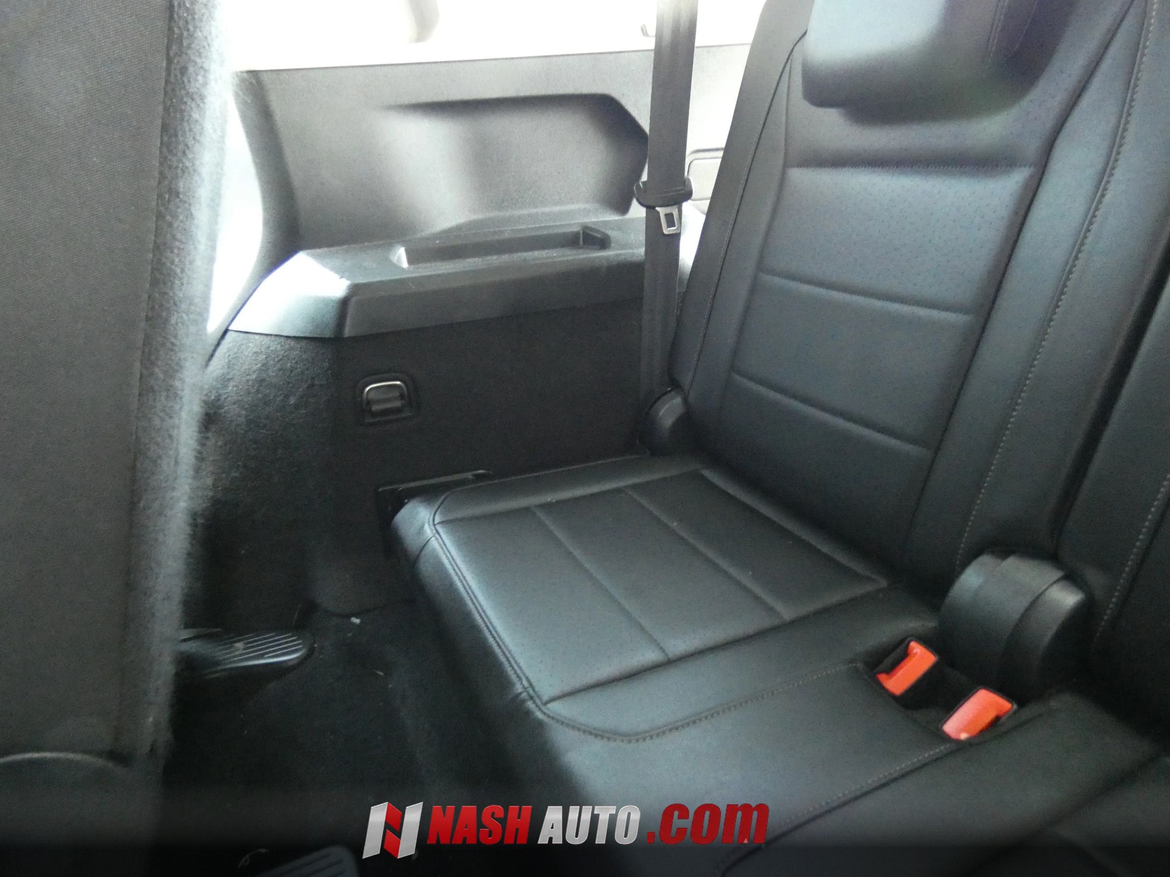 Used 2018 Volkswagen Tiguan SE w/ Panoramic Sunroof Package AWD/4WD image 46
