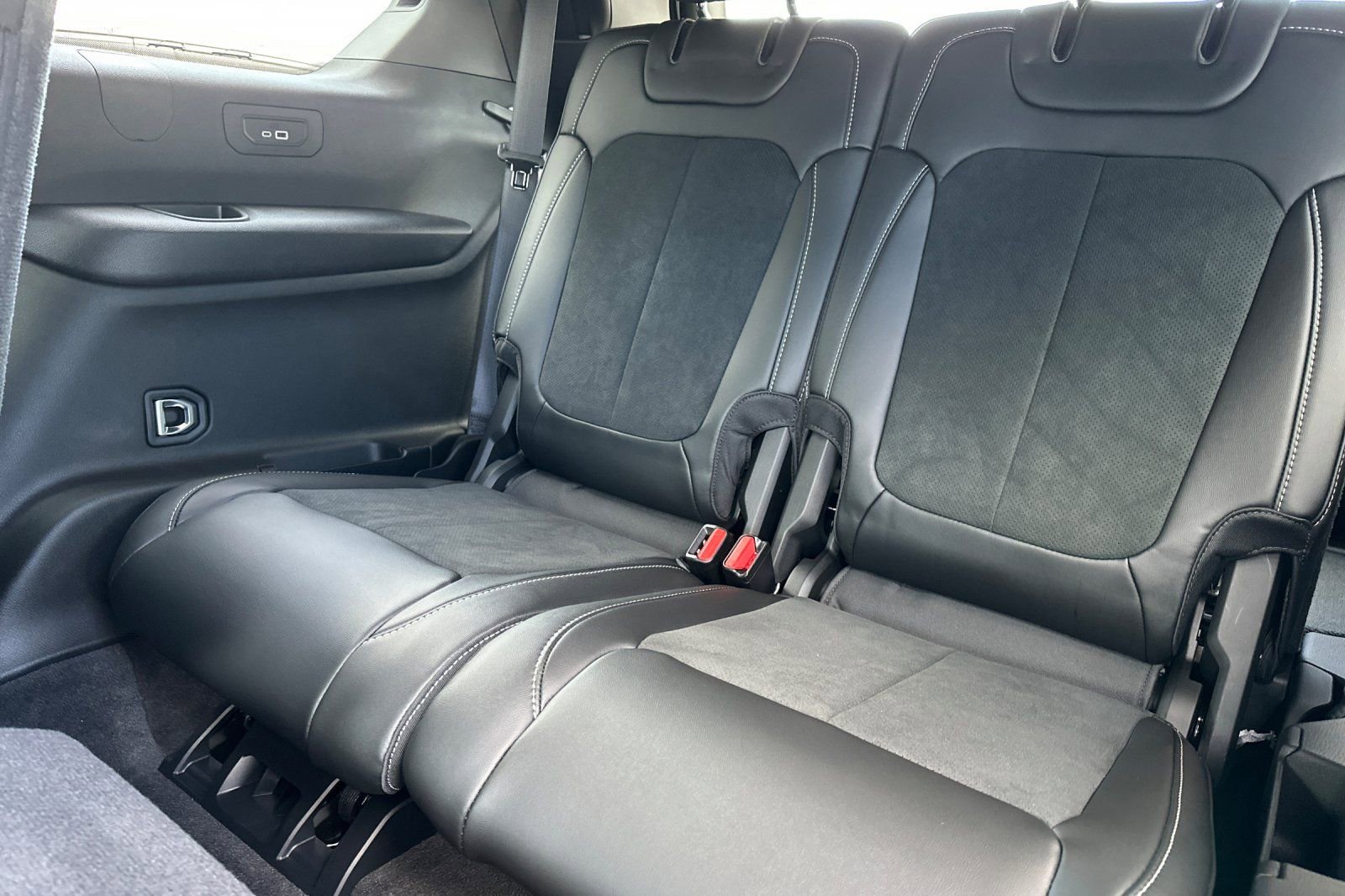 New 2026 Jeep Grand Cherokee L 4WD image 15