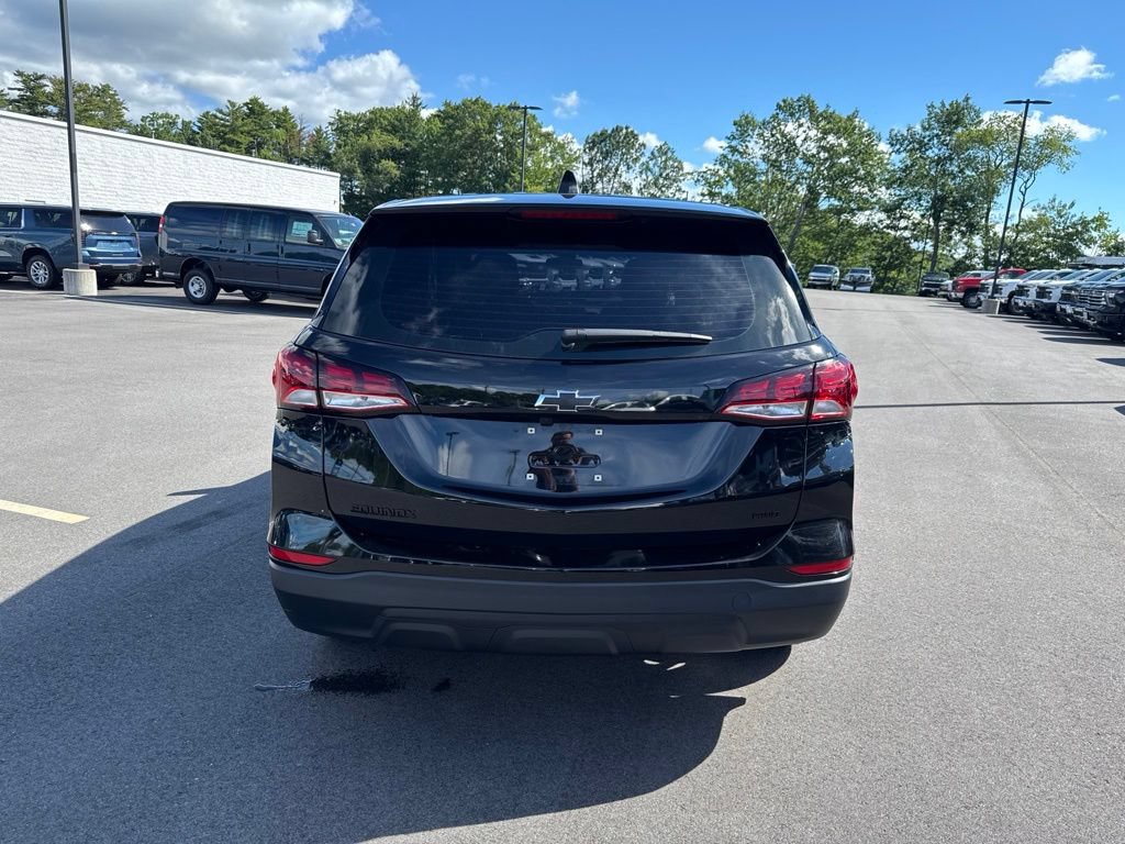 Used 2024 Chevrolet Equinox LS w/ Midnight Edition AWD/4WD image 5