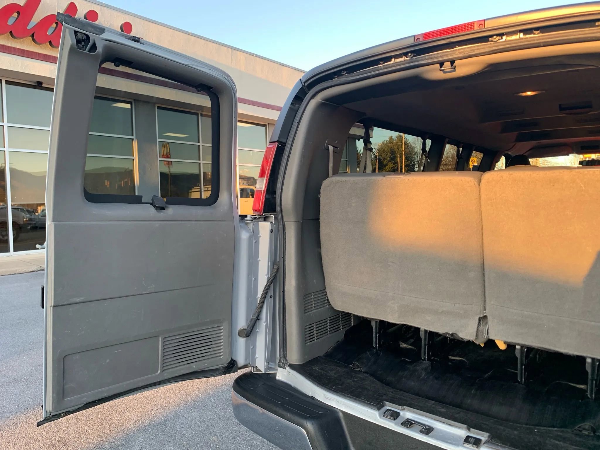 Used 2016 Chevrolet Express 3500 LS w/ Chrome Appearance Package image 34