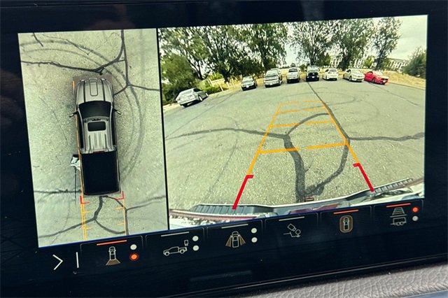 Used 2025 GMC Sierra 3500 Denali image 27