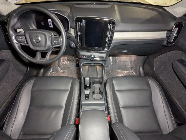 New 2025 Volvo XC40 B5 Core w/ Protection Package Premier AWD/4WD image 27