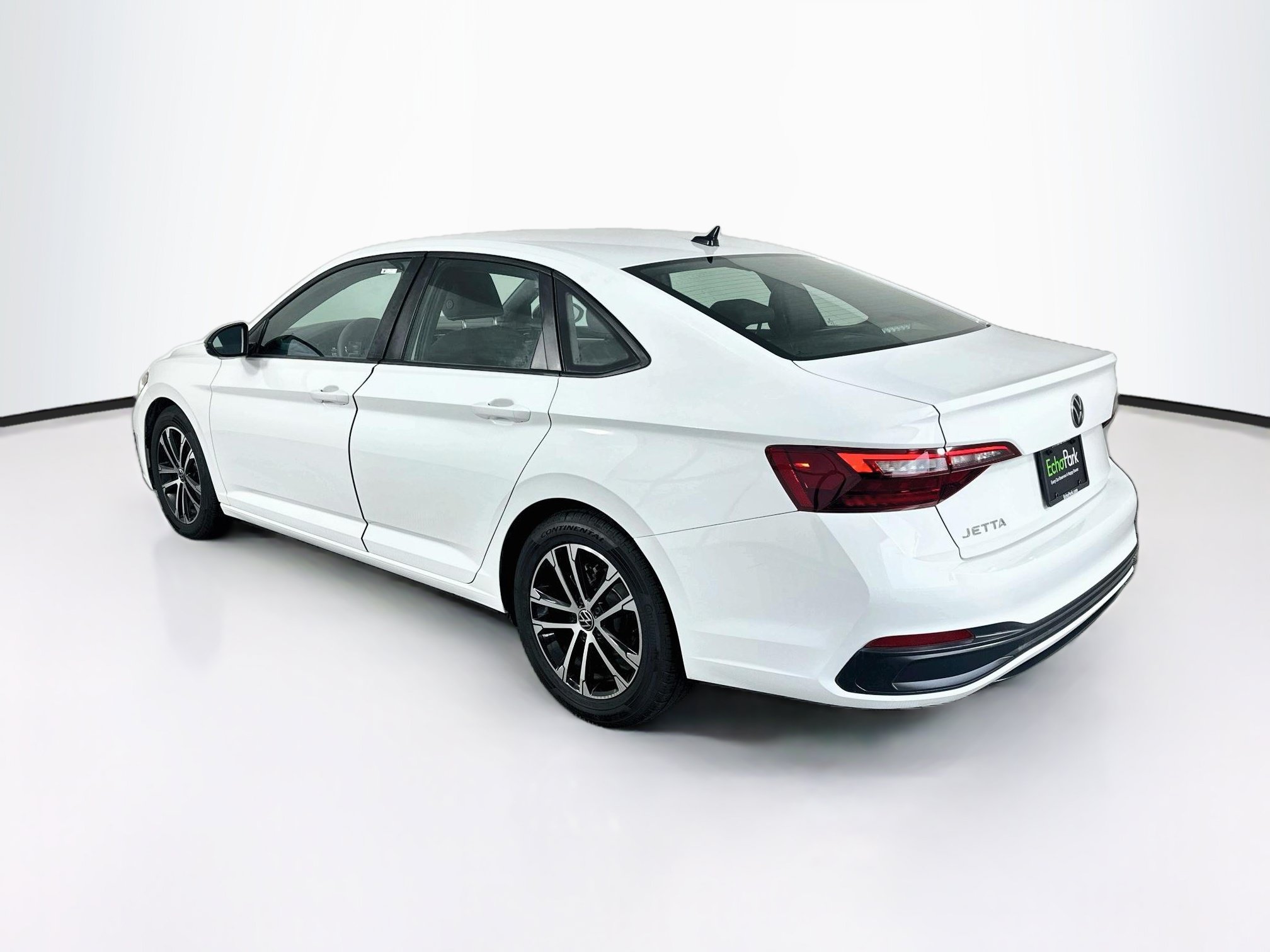 Used 2022 Volkswagen Jetta Sport FWD image 5