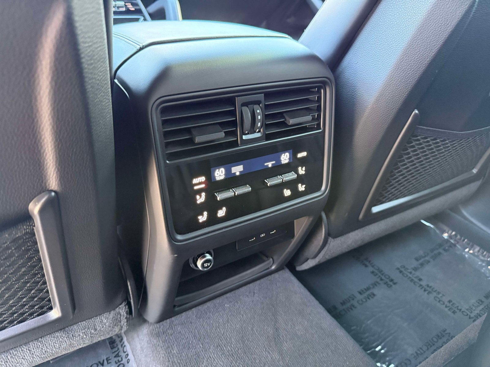 Used 2024 Porsche Cayenne Coupe image 28