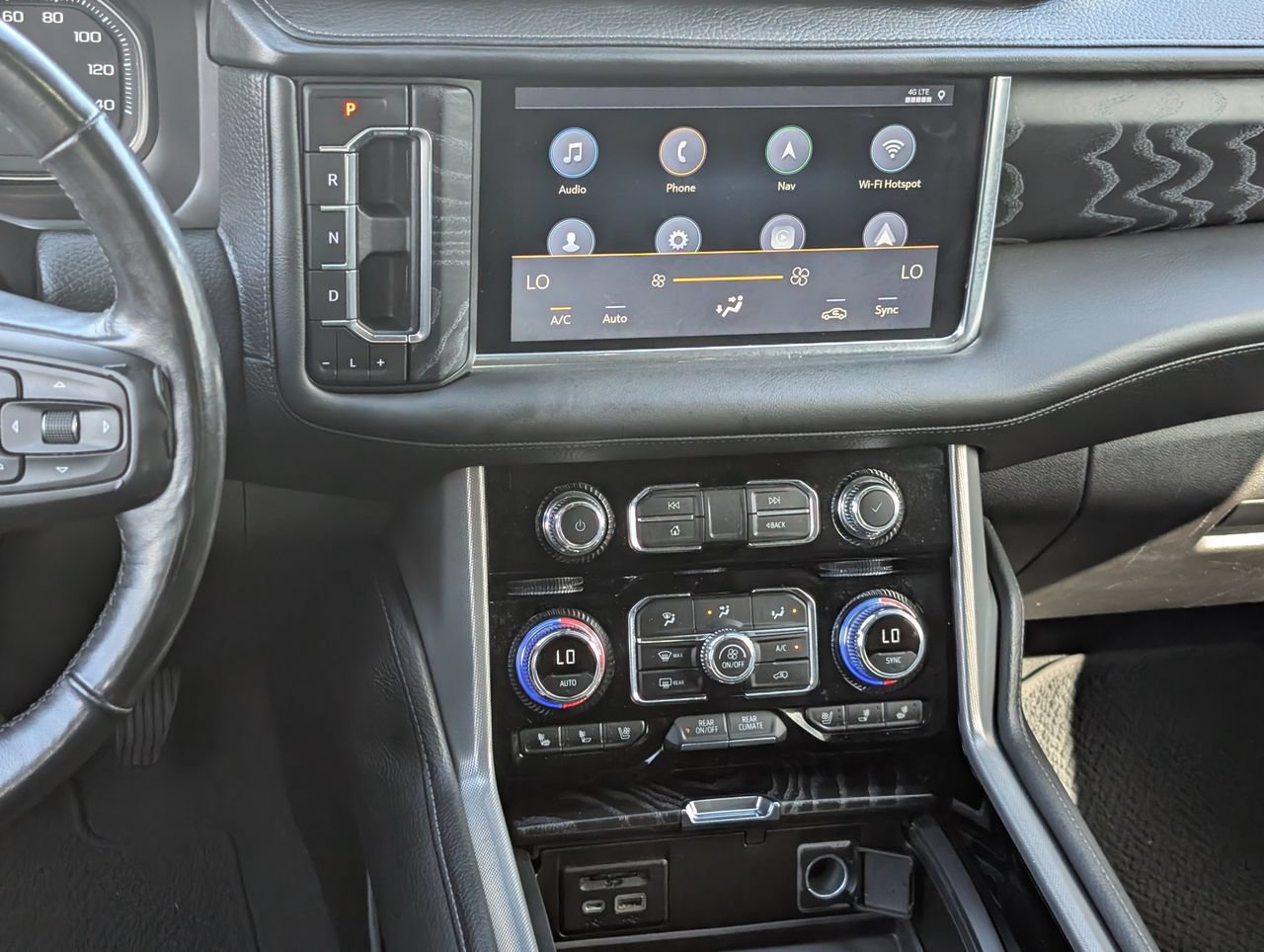 Used 2021 GMC Yukon Denali w/ Denali Premium Package AWD/4WD image 12