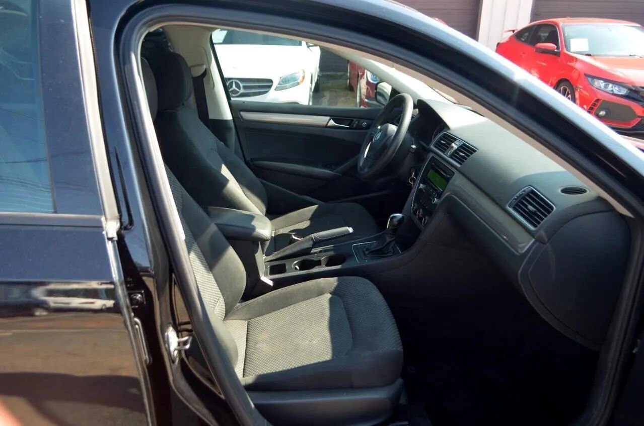 Used 2013 Volkswagen Passat 2.5 S image 25