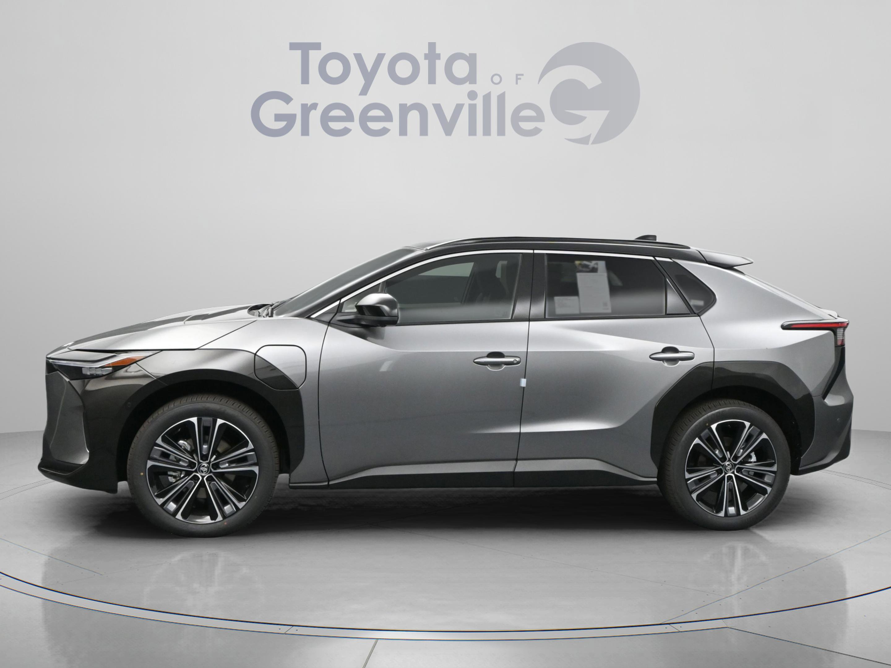 Used 2024 Toyota bZ4X AWD w/ Weather Package image 5