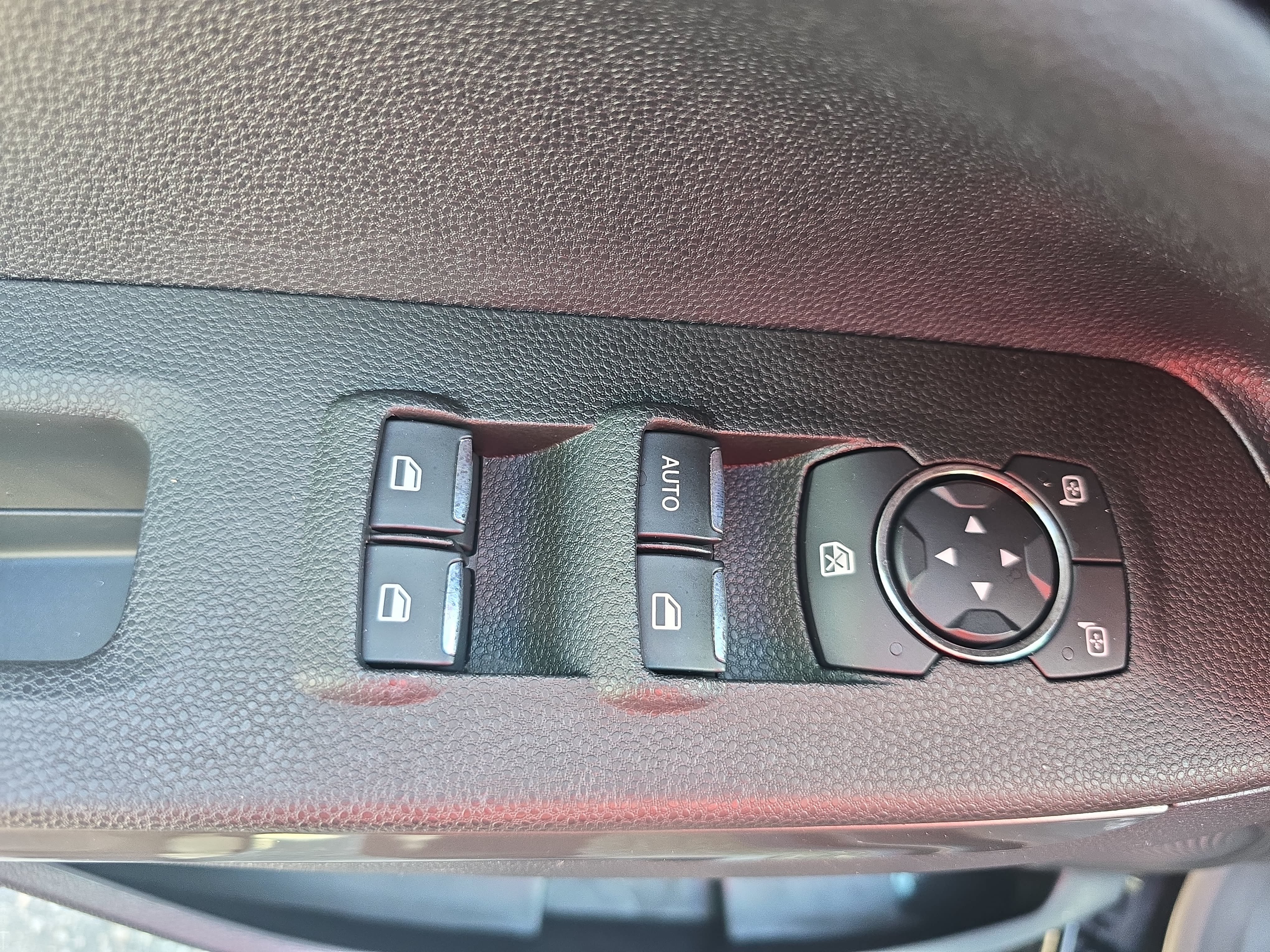Used 2019 Ford EcoSport SE w/ SE Convenience Package FWD image 27