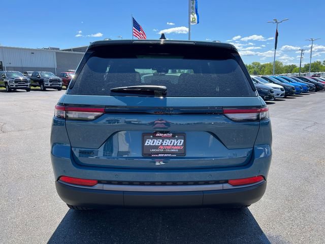 New 2026 Jeep Grand Cherokee Limited w/ Limited Altitude Package AWD/4WD image 6