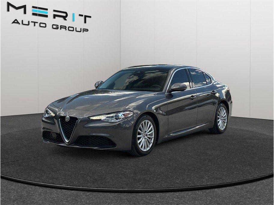 Used 2021 Alfa Romeo Giulia Sprint w/ Sun & Sound Package RWD image 4