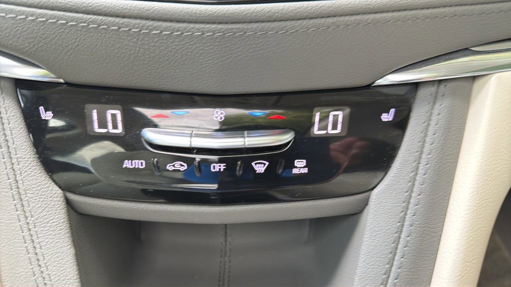 Used 2021 Cadillac XT5 Premium Luxury FWD image 22