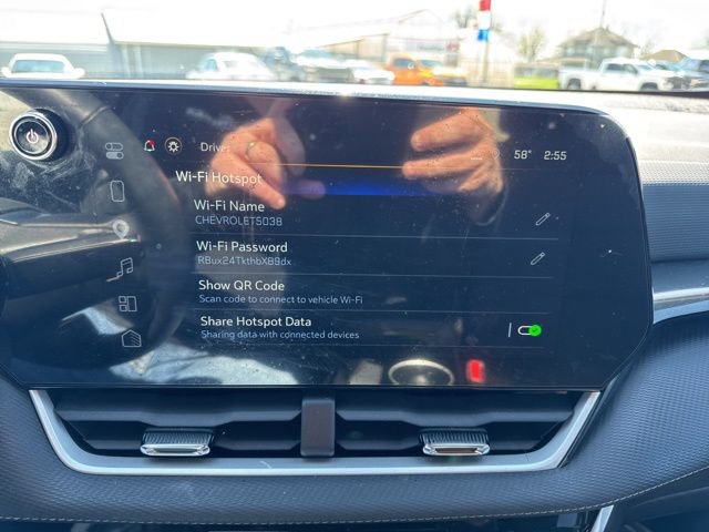 Used 2025 Chevrolet Equinox LT FWD image 38