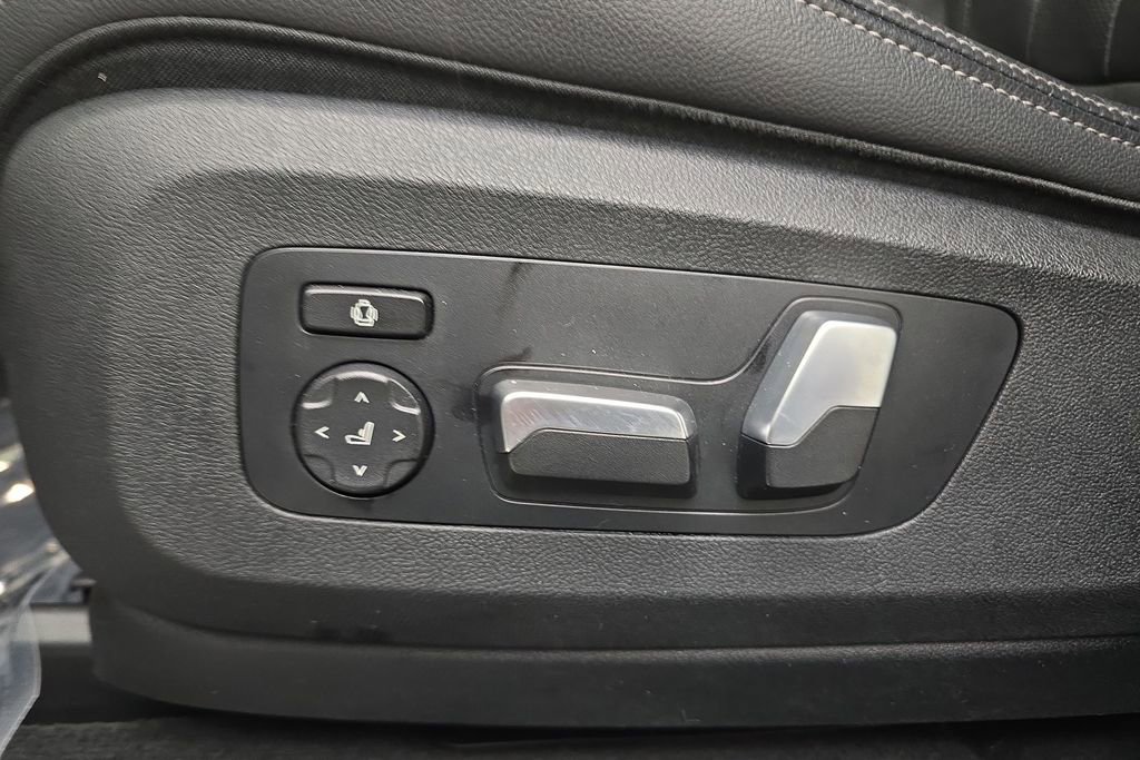 Used 2020 BMW X7 xDrive40i w/ Premium Package image 13