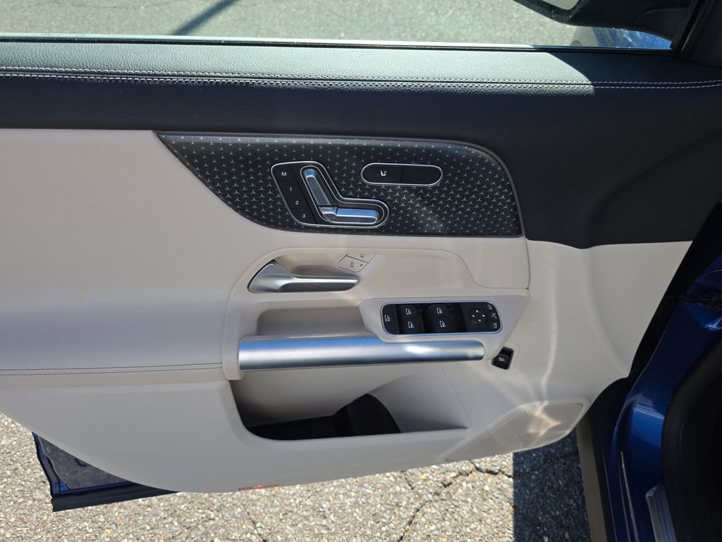 Certified 2025 Mercedes-Benz GLA 250 4MATIC image 19