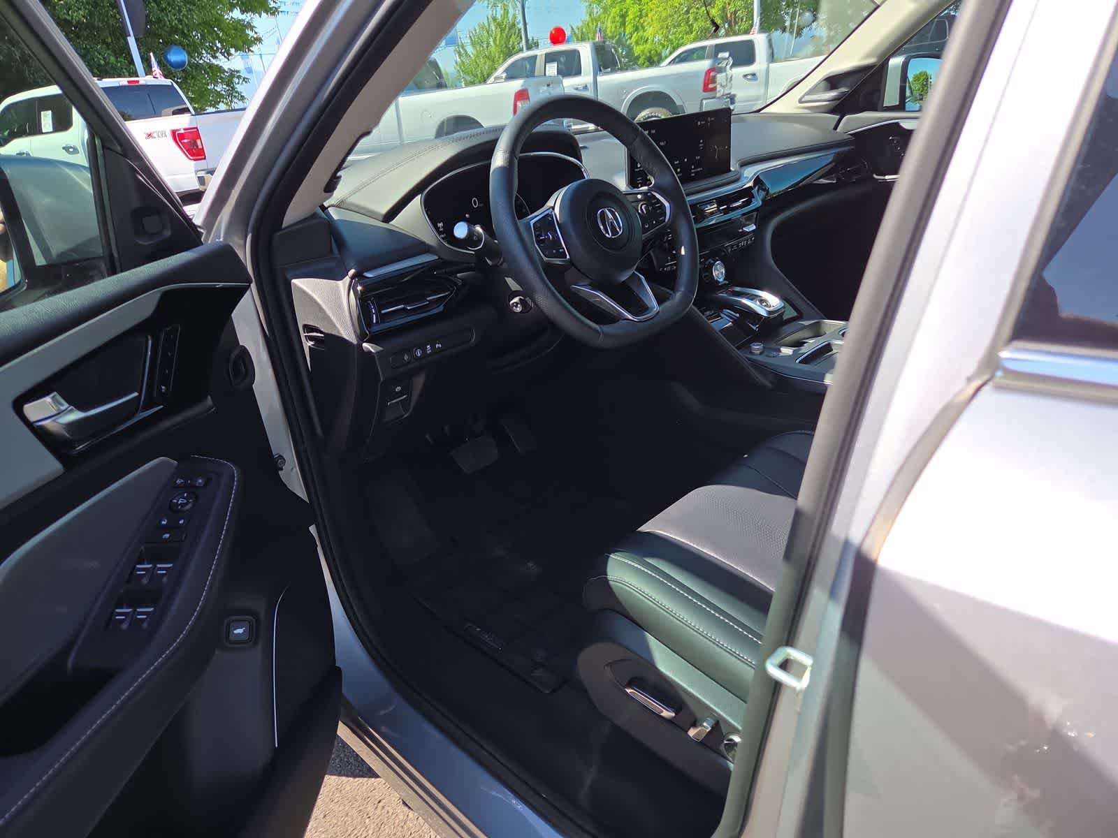 Used 2025 Acura MDX SH-AWD w/ Technology Package image 10