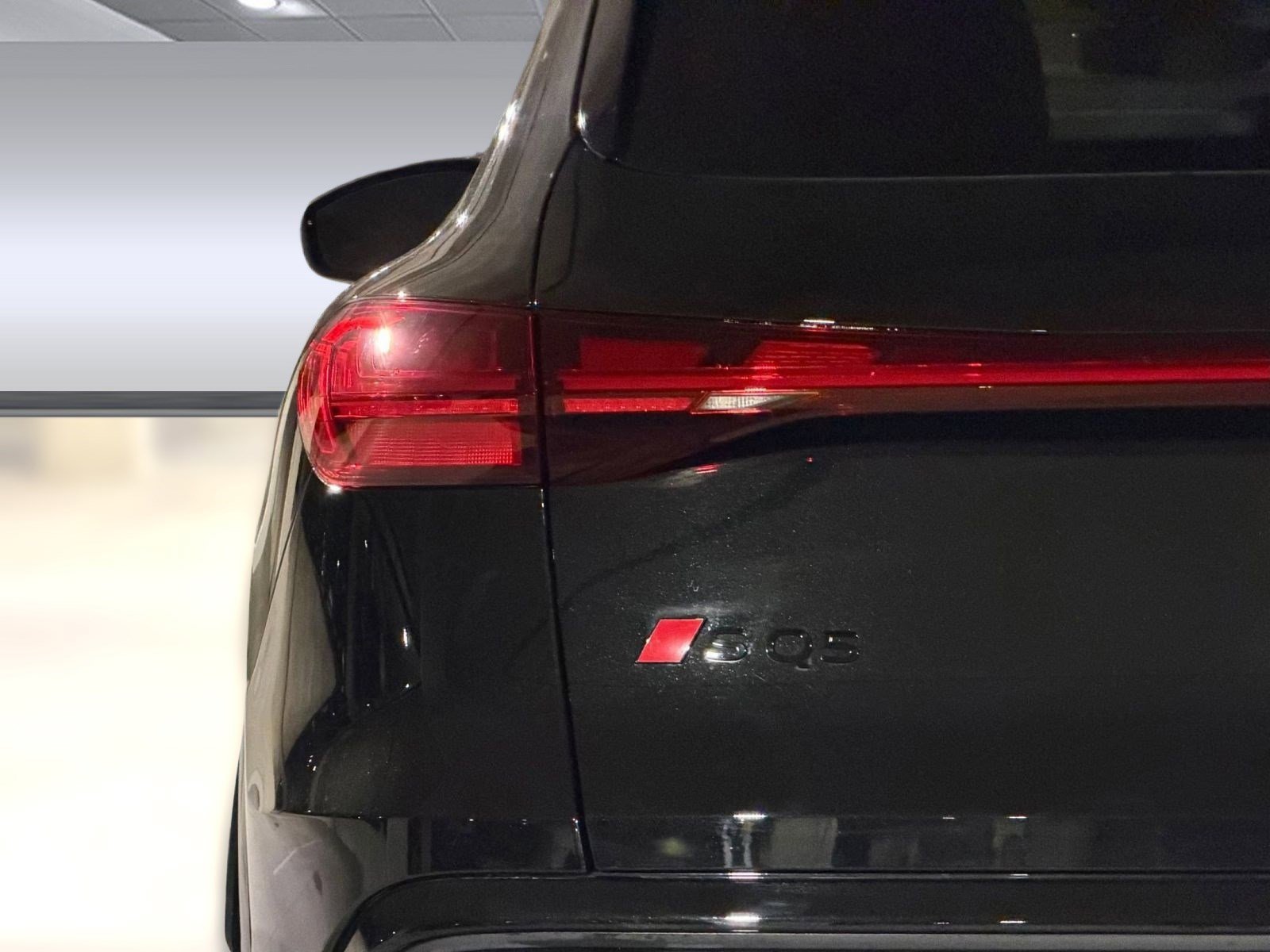 New 2025 Audi SQ5 Prestige AWD/4WD image 13