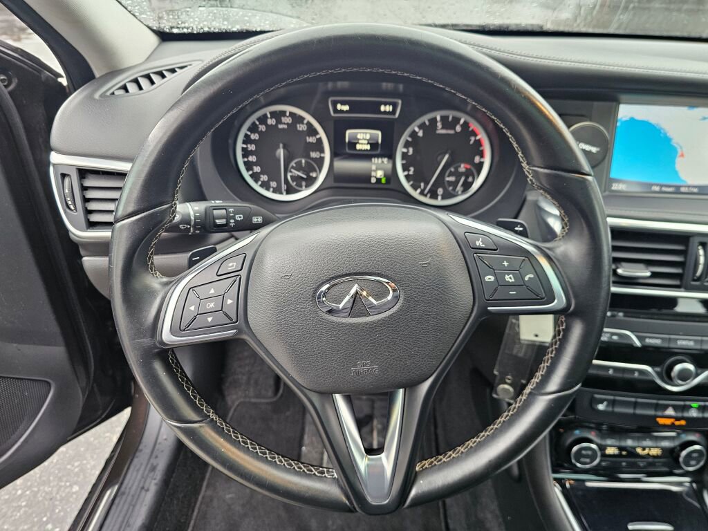 Used 2017 INFINITI QX30 Premium image 27