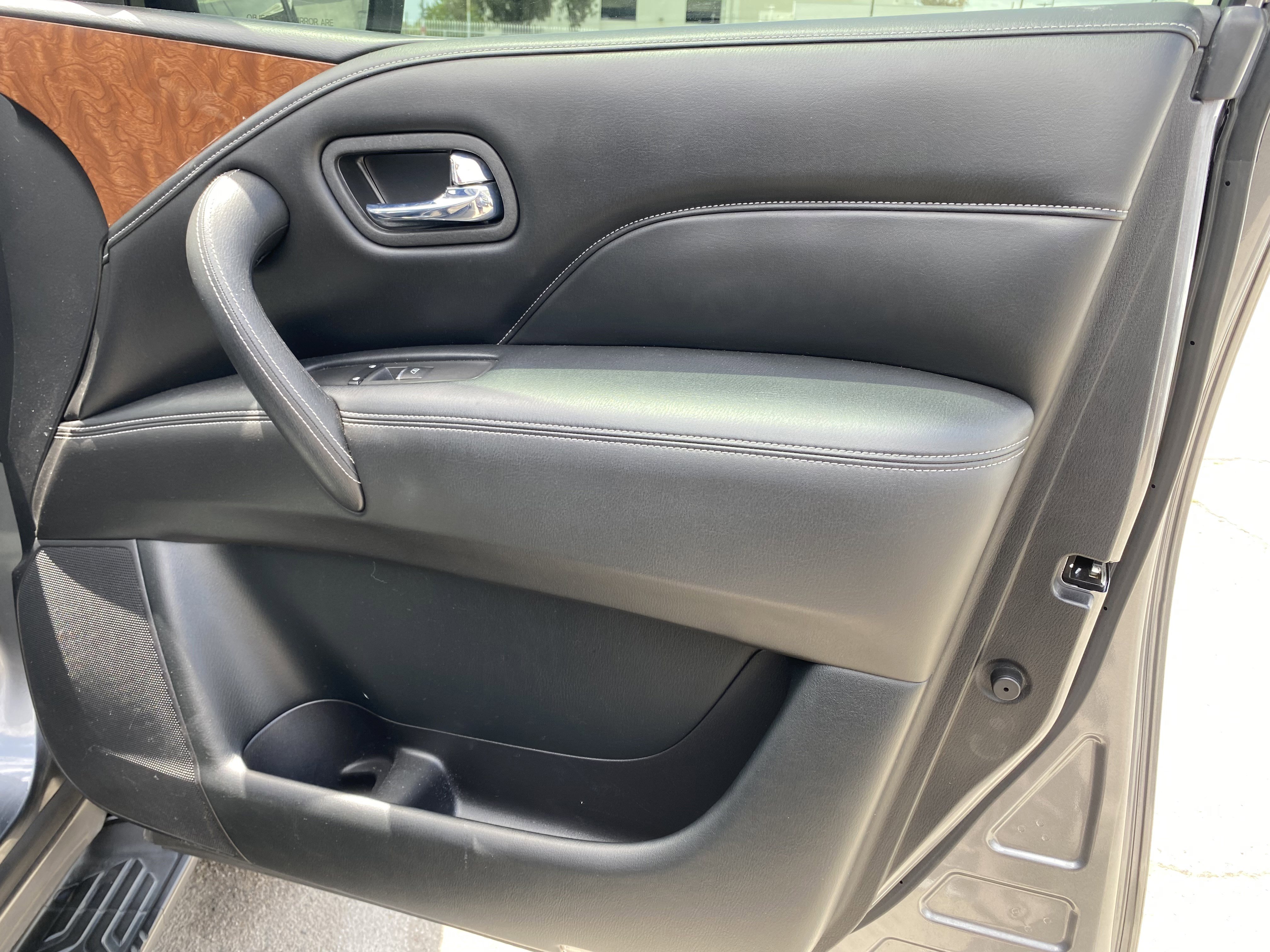 Used 2018 INFINITI QX80 4WD w/ Driver Assistance Package image 25
