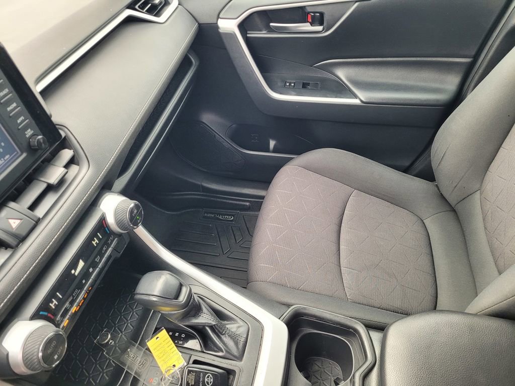 Used 2019 Toyota RAV4 XLE w/ Carpet Mat Package image 13
