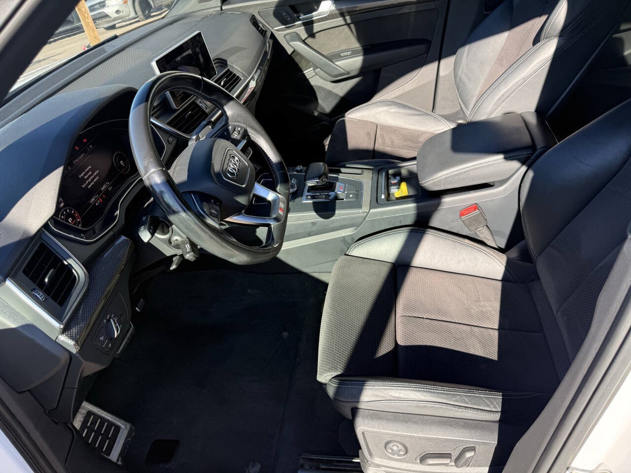 Used 2018 Audi SQ5 Premium Plus w/ S Sport Package AWD/4WD image 23